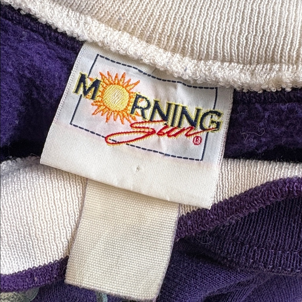 Vintage 80s Morning Sun Purple Chickadee Lane Graphic Print Mockneck Sweatshirt - Picture 4 of 4